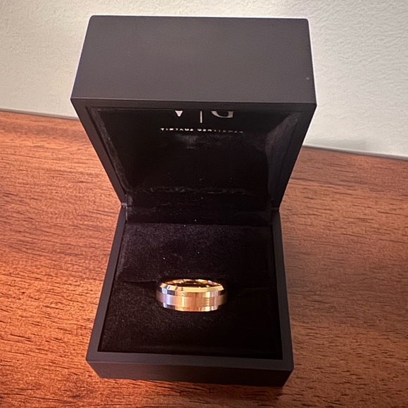 Gold Men's Wedding Ring
